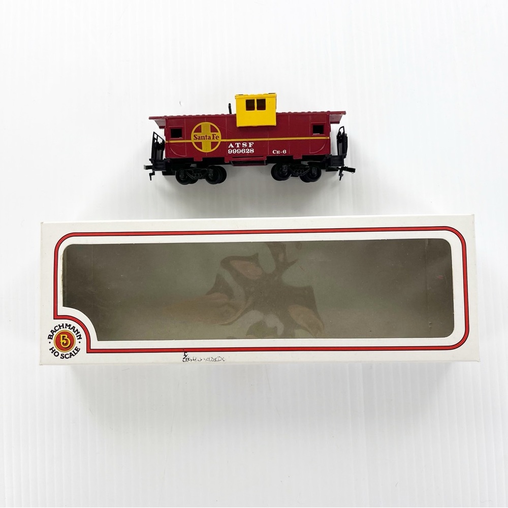 Bachmann HO Scale Santa Fe ASTF Caboose 999628 Train